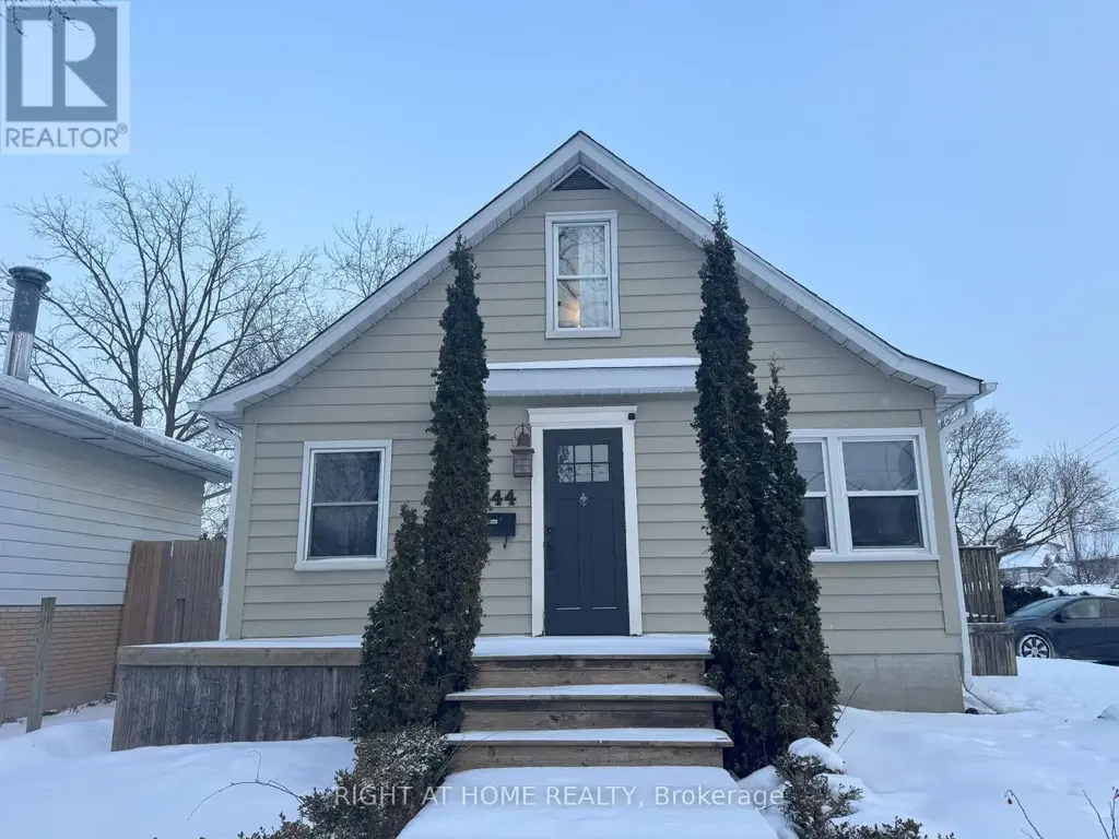 144 Baseline Road W, London South (South D)